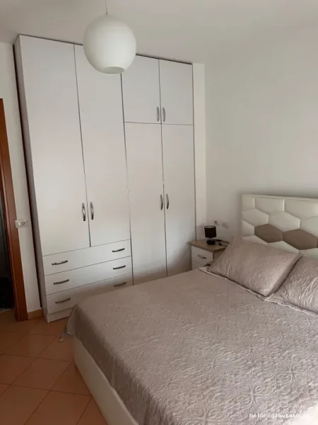 Tirane, jepet me qera apartament 2+1 Kati 2, 100 m² 530 € (rruga Dali Ndreu)
