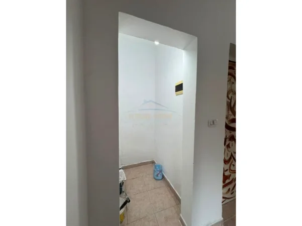 Qera, Apartament 2+1, Rruga Myslym Shyri , Tiranë. 0696069906