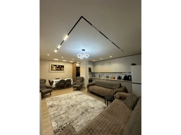 Shitet, Apartament 2+1+2, pranë Restorant Fresku , Fresk 0696069906