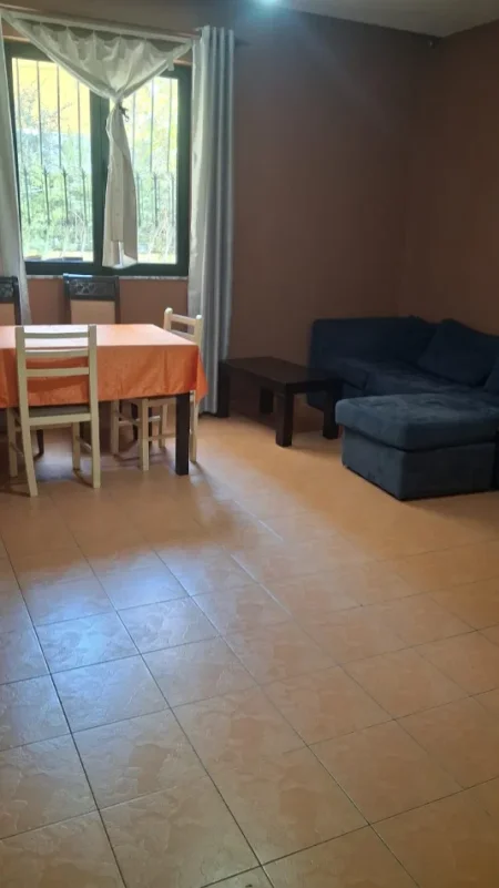 Tirane, jepet me qera apartament 2+1 Kati 1, 90 m² 450 € (Kodra e Diellit 1, Rruga Bill Klinton)