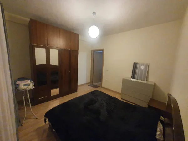 Tirane, jepet me qera apartament 1+1 Kati 1, 65 m² 450 € (Selite, Prane Universitetit Barleti)