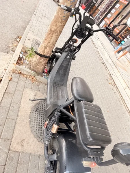 Tirane, shes skuter elektrik “CityCoco , e zeze 350 €