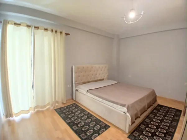 Tirane, jepet me qera apartament 2+1+Ballkon Kati 2, 100 m² 450 € (Kodra e Diellit, Prane Market Cok)