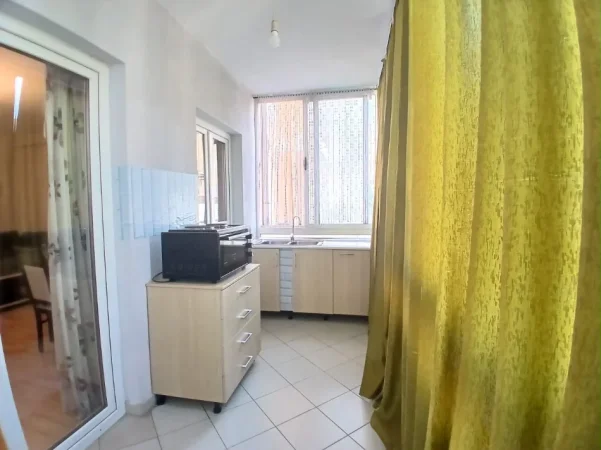 Tirane, jepet me qera apartament 2+1+Ballkon Kati 2, 100 m² 450 € (Kodra e Diellit, Prane Market Cok)