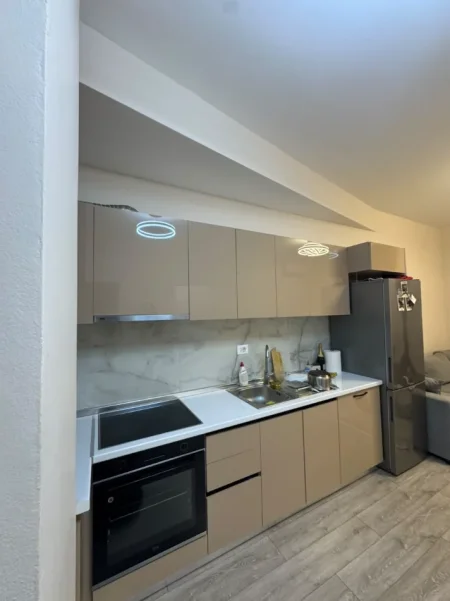 Tirane, jepet me qera apartament 1+1 Kati 3, 58 m² 450 € (Pasho Hysa)
