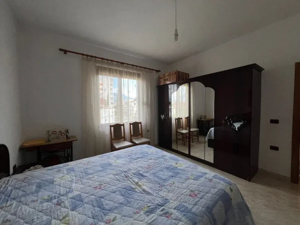 Tirane, jepet me qera shtepi 2+1+Aneks+Ballkon Kati 3, 120 m² 450 € (Rruga Osman Jonuzi Nr.45)