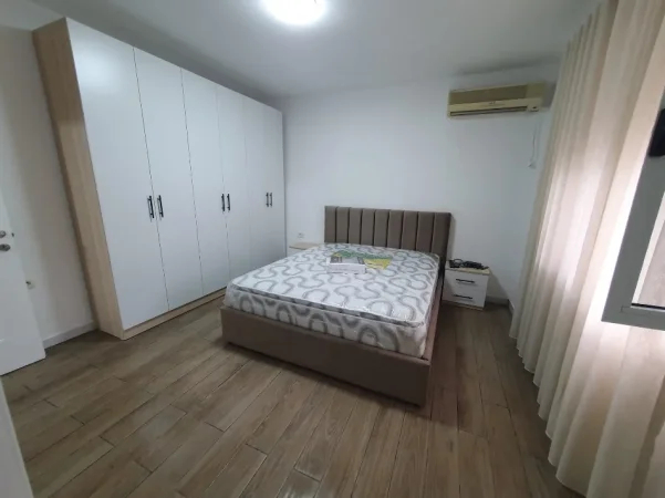 Tirane, jepet me qera garsonier Studio Kati 4, 50 m² 450 € (Prane Zogut Te Zi)