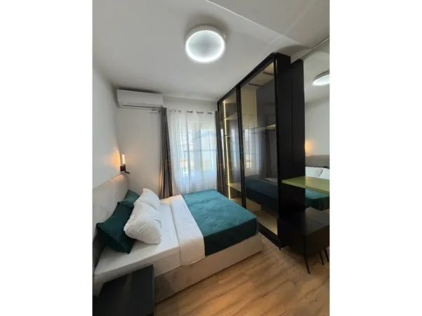 Tirane, jepet me qera apartament 2+1+Ballkon Kati 8, 73 m² 800 € (Unaza e re)