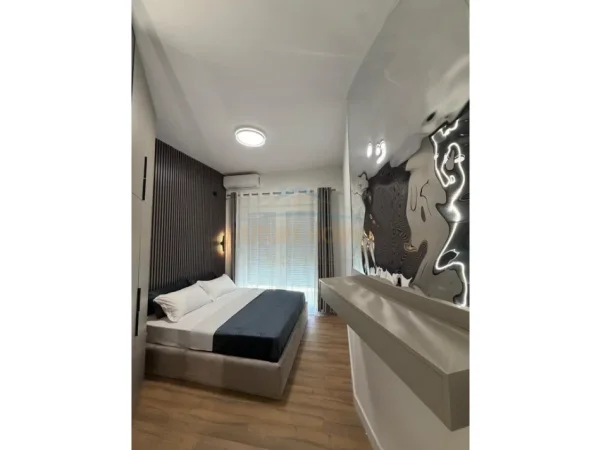 Tirane, jepet me qera apartament 2+1+Ballkon Kati 8, 73 m² 800 € (Unaza e re)