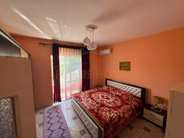 Tirane, jepet me qera apartament 2+1+Ballkon Kati 2, 333 m² 850 € (Sauk)