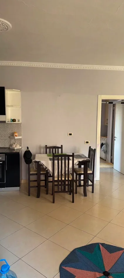 Tirane, jepet me qera apartament 3+1+Ballkon Kati 2, 120 m² 400 € (Selite)