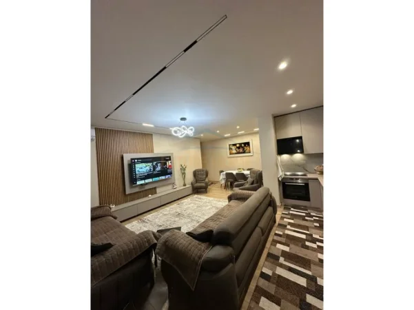 Tirane, shitet apartament 2+1+Ballkon Kati 2, 112 m² 199.000 € (Fresku)