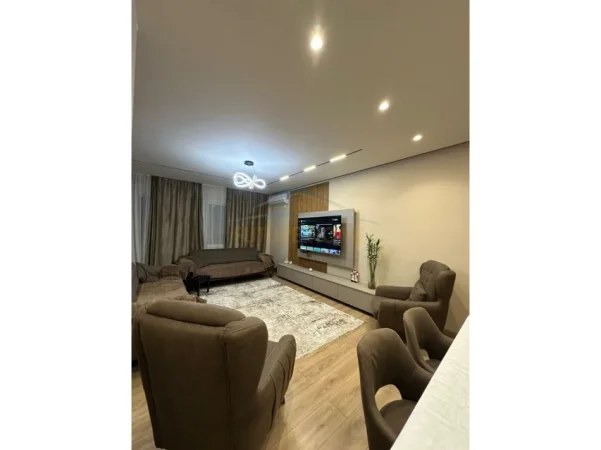 Tirane, shitet apartament 2+1+Ballkon Kati 2, 112 m² 199.000 € (Fresku)