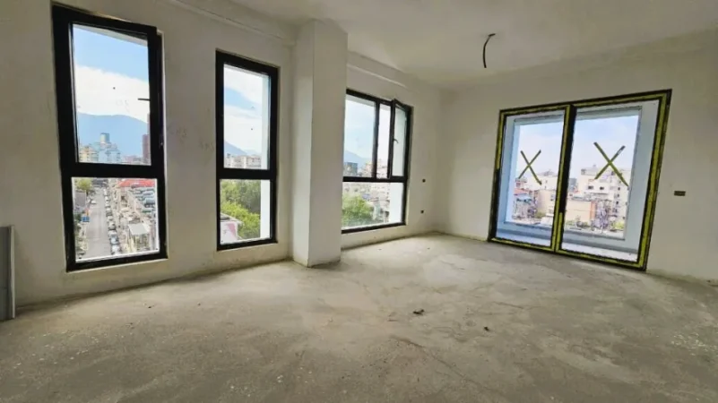 Tirane, shitet apartament 2+1+Aneks+Ballkon Kati 5, 109 m² 326.400 € (Rruga Kavajes)