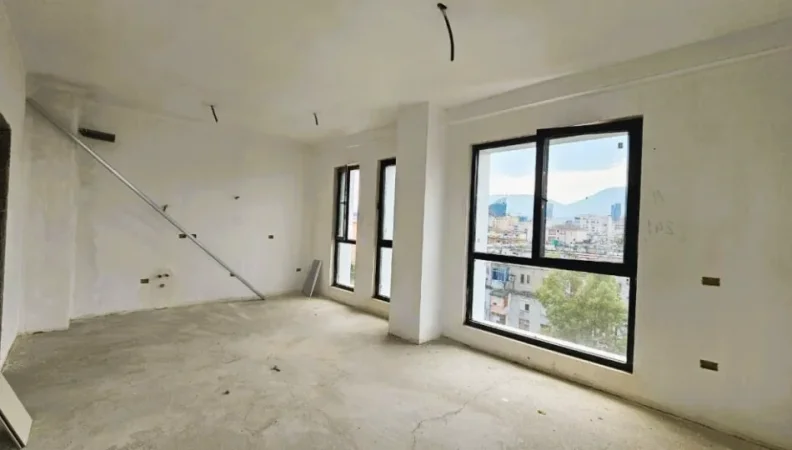 Tirane, shitet apartament 2+1+Aneks+Ballkon Kati 5, 109 m² 326.400 € (Rruga Kavajes)