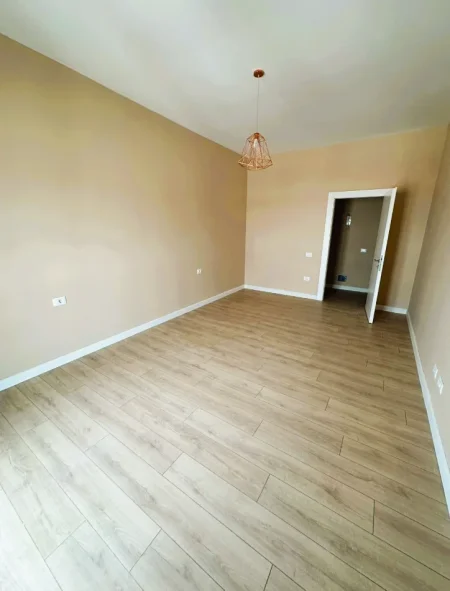 Tirane, shitet apartament 1+1+Aneks+Ballkon Kati 3, 94 m² 149.000 € 