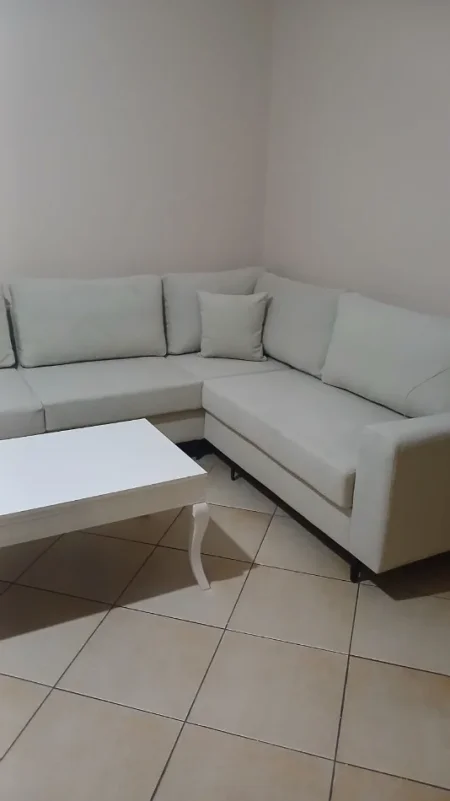 Tirane, jepet me qera apartament 1+1 Kati 5, 65 m² 400 € (YZBERISHT)
