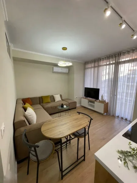 Tirane, jepet me qera apartament 1+1 Kati 5, 65 m² 500 € (ASTIR)