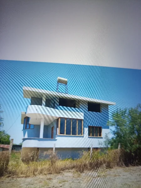 Lushnje, shes shtepi dy kat 220m2 + toke 1500 m2, 90.000 Euro (Krutje, Zhym)
