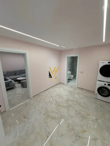 Tirane, jepet me qera apartament 2+1+Ballkon Kati 1, 120 m² 100 € (RRUGA E ELBASANIT)
