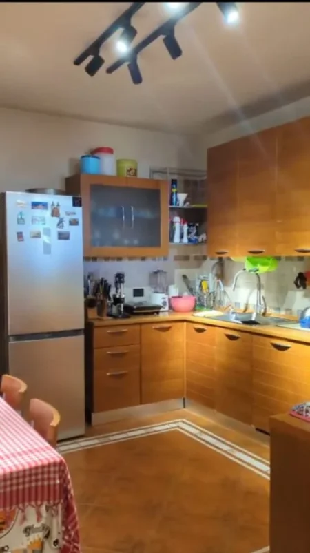 Tirane, shitet apartament 2+1 Kati 6, 119 m² 300.000 € (Rruga Fortuzi)
