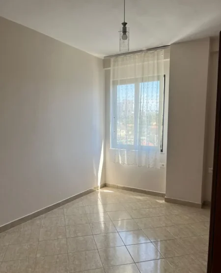 Tirane, jepet me qera apartament 2+1 Kati 6, 86 m² 450 € (Ish Tregu Elektrik)
