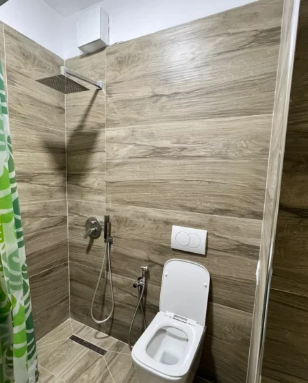 Tirane, jepet me qera apartament 2+1 Kati 6, 86 m² 450 € (Ish Tregu Elektrik)