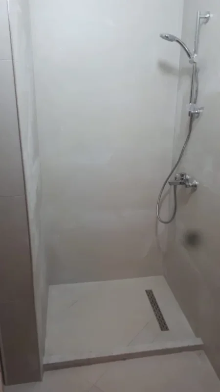 Tirane, jepet me qera apartament 1+1 Kati 3, 74 m² 450 € (Medrese)