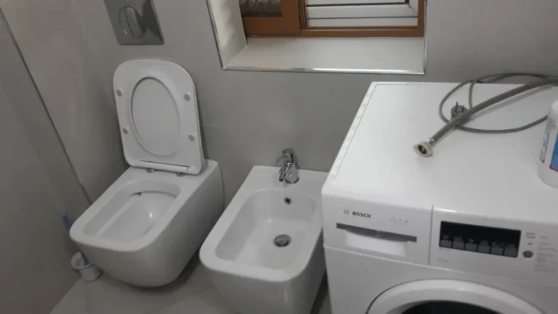 Tirane, jepet me qera apartament 1+1 Kati 3, 74 m² 450 € (Medrese)