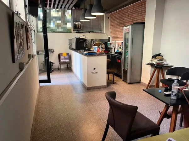 Tirane, jepet me qera dyqan Kati -1, 30 m² 1.000 € (BLLOKU)