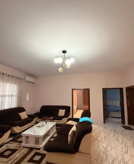 Tirane, jepet me qera apartament 2+1 Kati 2, 100 m² 500 € (Casa Italia)