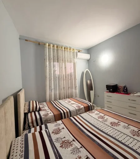 Tirane, jepet me qera apartament 2+1 Kati 2, 100 m² 500 € (Casa Italia)