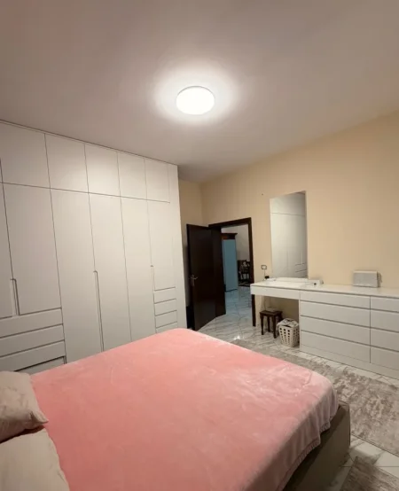 Tirane, jepet me qera apartament 2+1 Kati 2, 100 m² 500 € (Casa Italia)