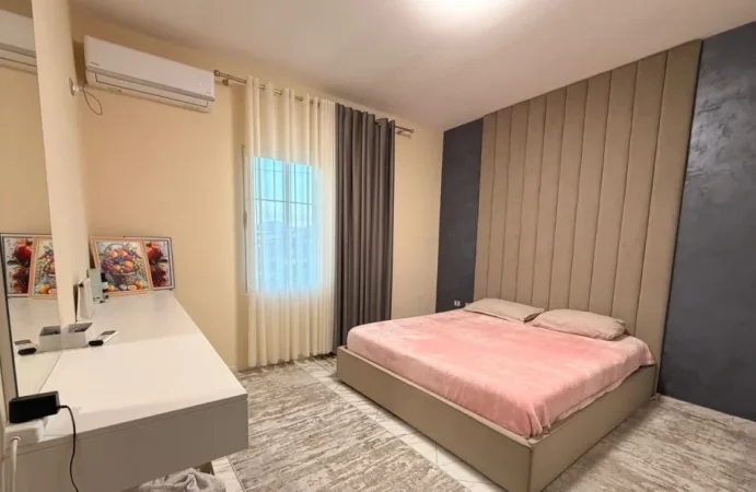 Tirane, jepet me qera apartament 2+1 Kati 2, 100 m² 500 € (Casa Italia)