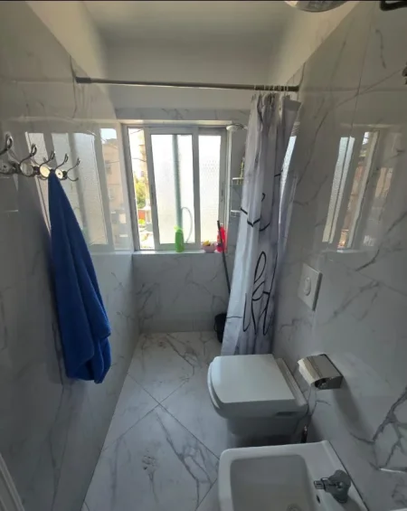 Tirane, jepet me qera apartament Studio Kati 4, 38 m² 440 € (Kryqezimi i 21 Dhjetorit)
