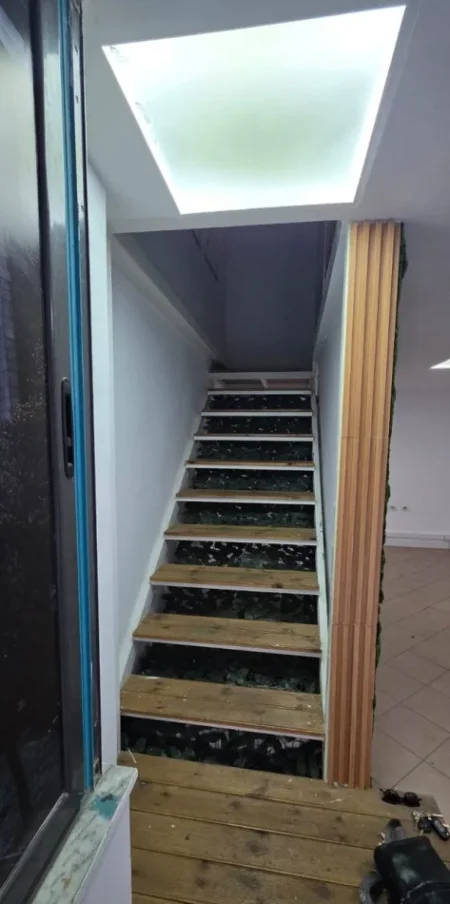 Tirane, jepet me qera apartament 2+1 Kati 1, 100 m² 800 € (21 Dhjetori)