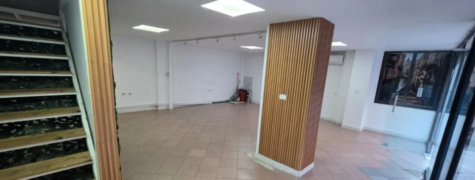 Tirane, jepet me qera apartament 2+1 Kati 1, 100 m² 800 € (21 Dhjetori)