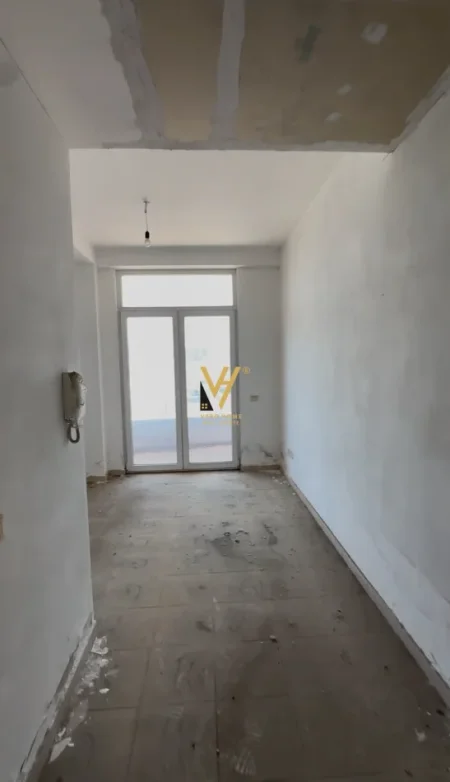 Tirane, jepet me qera ambjent biznesi Kati 0, 750 m² 2.150 € (AUTOSTRADA TIRANE-DURRES)