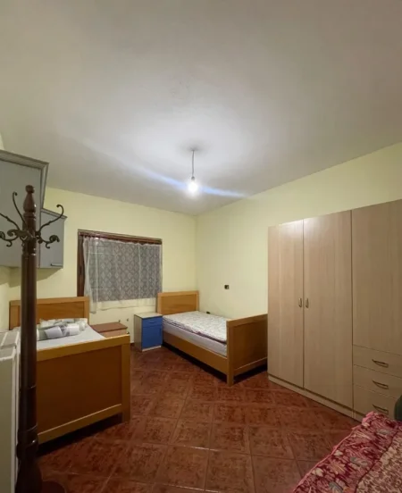 Tirane, jepet me qera apartament 2+1 Kati 2, 110 m² 450 € (Rruga 5 Maji)