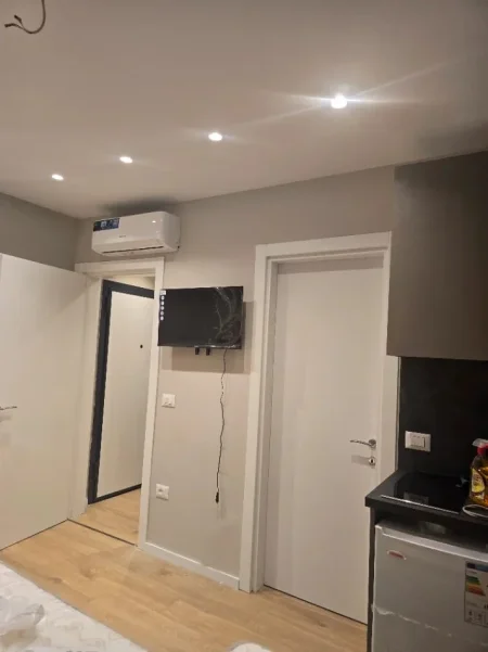Tirane, jepet me qera apartament Studio Kati 4, 25 m² 400 € (Perball OSLO brryli)