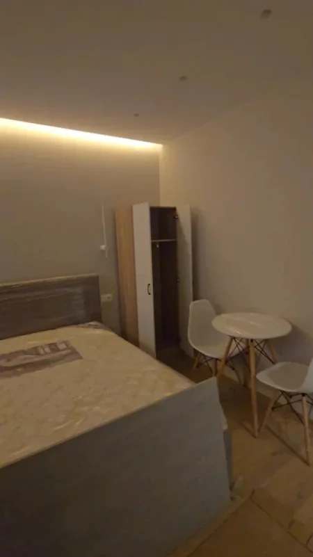 Tirane, jepet me qera apartament Studio Kati 4, 25 m² 400 € (Perball OSLO brryli)