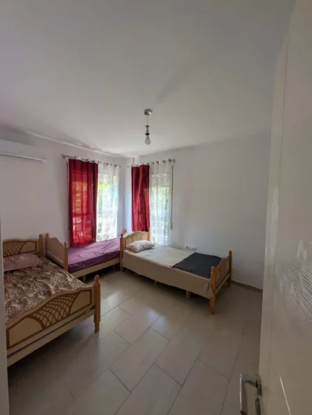 Tirane, jepet me qera apartament 1+1 Kati 1, 65 m² 400 € (Rruga 5 Maji)