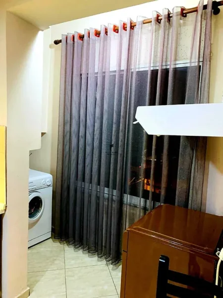 Tirane, jepet me qera apartament 1+1 Kati 4, 73 m² 600 € (RRUGA E KAVAJES)