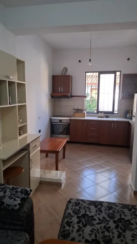 Tirane, jepet me qera apartament 1+1 Kati 2, 60 m² 450 € (Don Bosko)