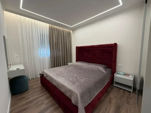 Tirane, jepet me qera apartament 1+1+Aneks+Ballkon Kati 7, 70 m² 1.000 € (pazari i ri)