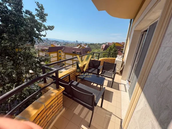 Tirane, jepet me qera apartament 2+1+Ballkon Kati 3, 124 m² 900 € (FARKE)