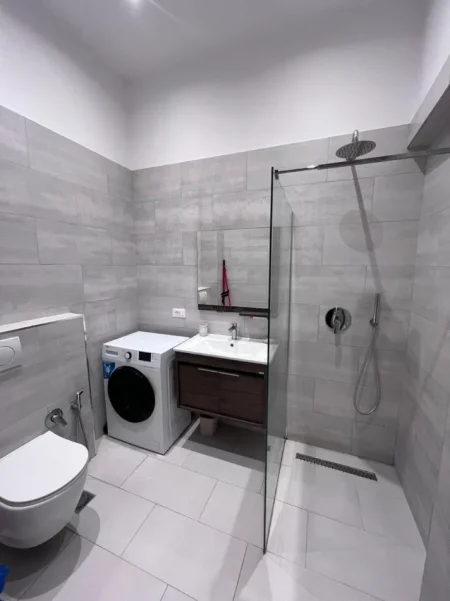 Tirane, jepet me qera apartament 2+1 Kati 2, 75 m² 750 € (RRUGA E DURRESIT)