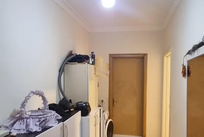 Tirane, jepet me qera apartament 2+1+Ballkon Kati 8, 95 m² 500 € (Astir)