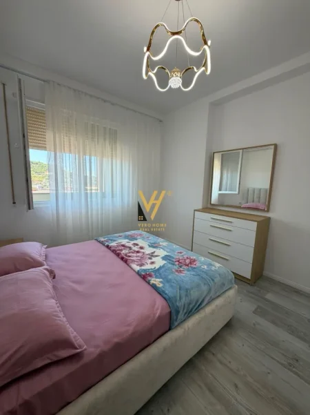 Tirane, jepet me qera apartament 1+1+Ballkon Kati 10, 77 m² 520 € (YZBERISHT)