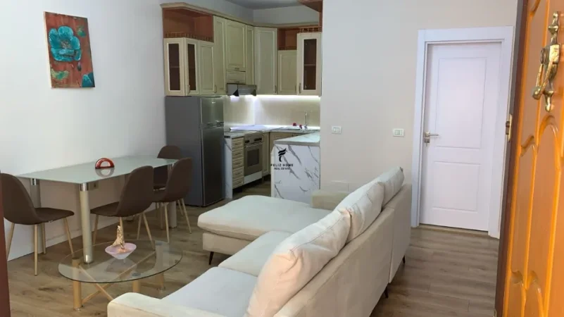 Tirane, jepet me qera apartament 2+1 Kati 2, 90 m² 650 € (VASIL SHANTO)